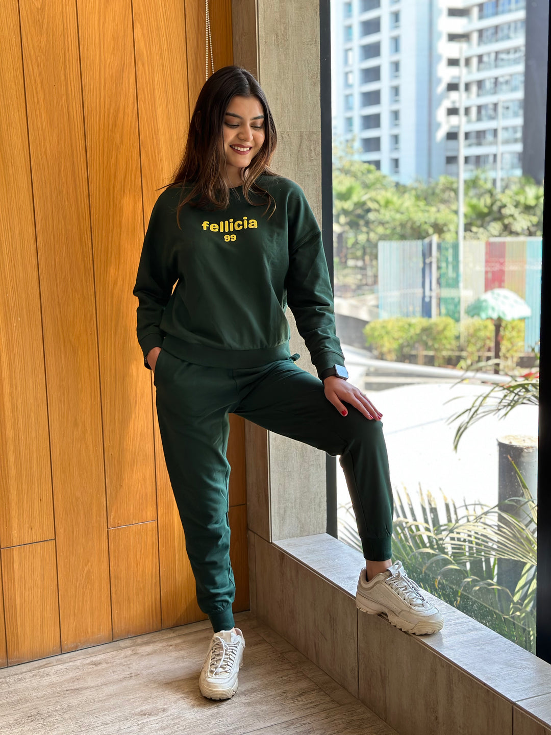Sweatshirt & Jogger Vacation Set (OLIVE GREEN)