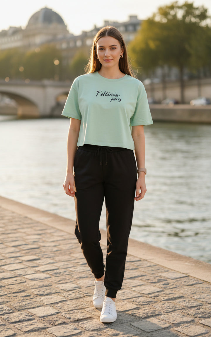 TRAVEL – Mint Green Sweat-Tee & Black Jogger Set